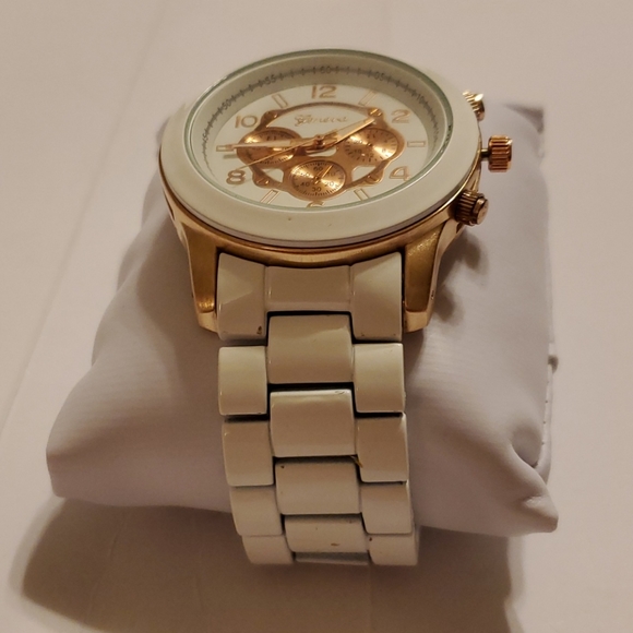 NWT WATCH Olivia Pratt designed White Ceramic Rose Gold - Picture 3 of 9